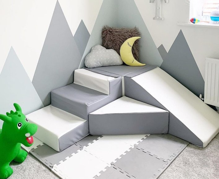 Our luxury soft play is great for kids who love to crawl, climb & slide. Create a soft play area at home in either the living room, playroom, nursery or garden with this step & slide 4 piece set.