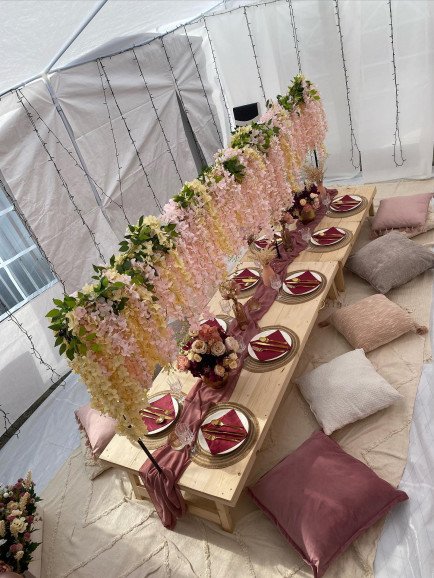 Luxe picnic table 

Bridal shower with overhanging flowers