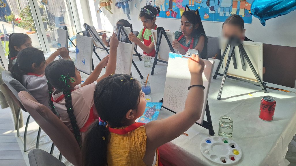 Canvas paint party
