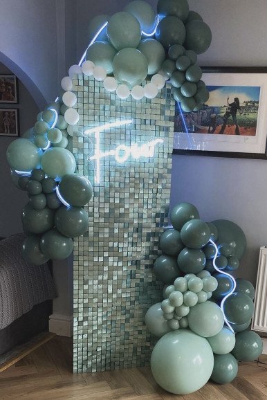 Mini Shimmer walls are perfect for use in smaller spaces. We can set these up in your home for smaller parties that still deliver the wow factor! 6 colours available.