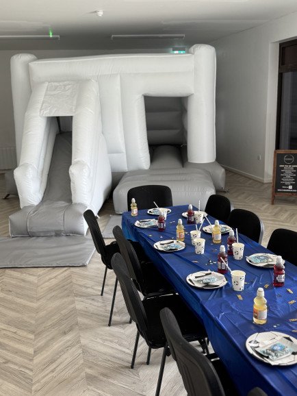 Bouncy castle and slide combi