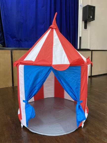 Fun circus play tent
