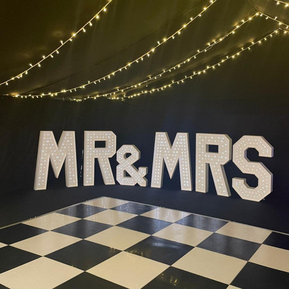 4ft battery powered light up mr&mrs