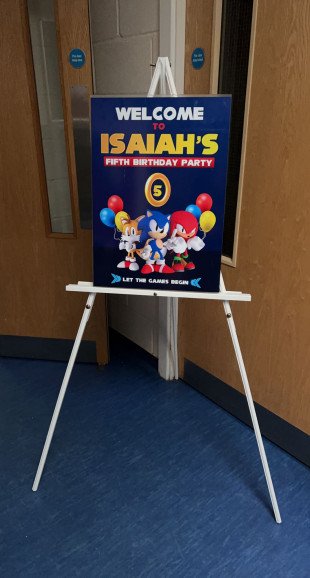 We design and print custom welcome signs and easel stands