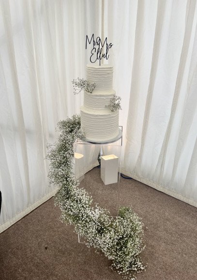 Stunning 3 tier wedding cake