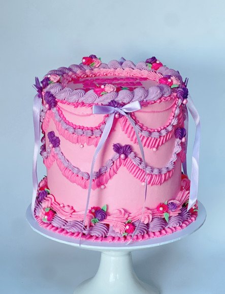 7” Lambeth cake with 35 servings