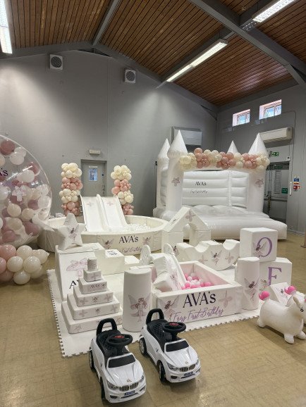Our Luxury package with ballon Decor! Ask for more details
