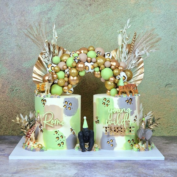 Twin Arch Safari themed cake