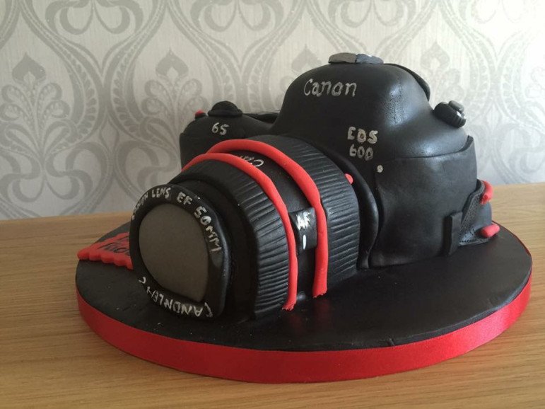 Edible camera cake