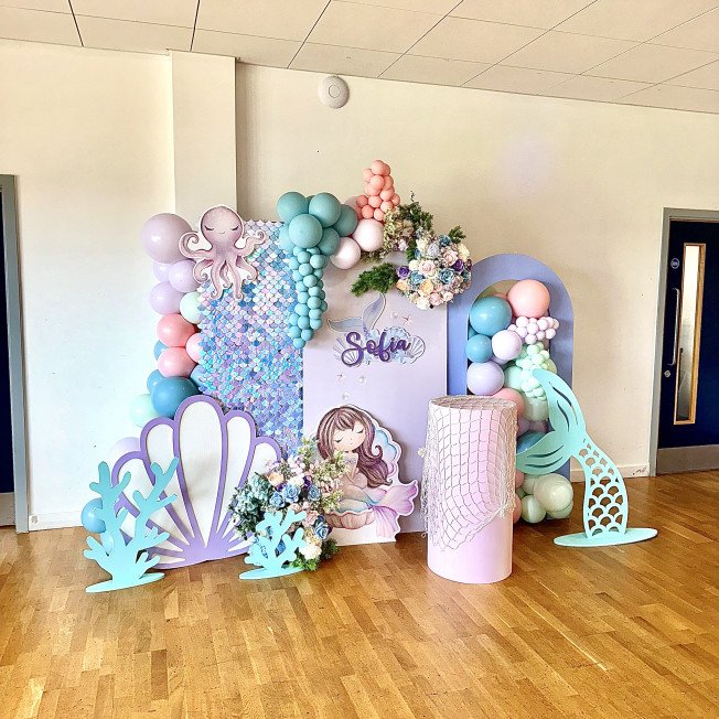 Balloons, White Bouncy Castle & Softplay Hire, Party Boxes
