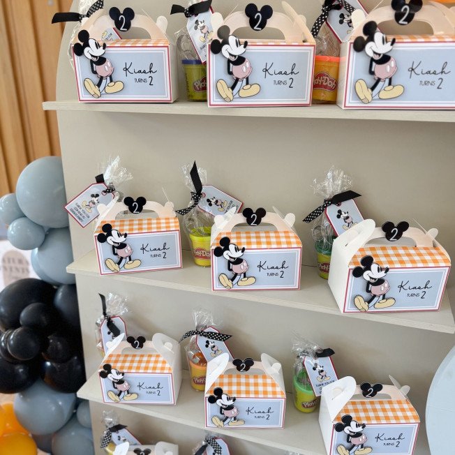 Michelles Makes ~ Custom Party Stationery